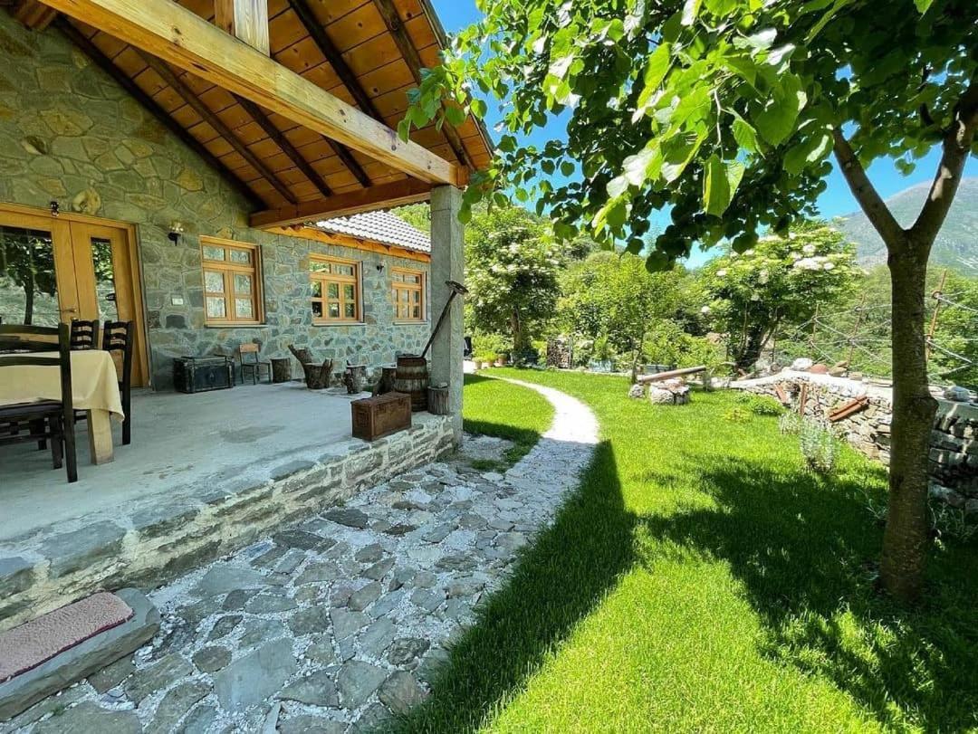 Bujtina Peshtan Guesthouse&Camping Tepelene ภายนอก รูปภาพ