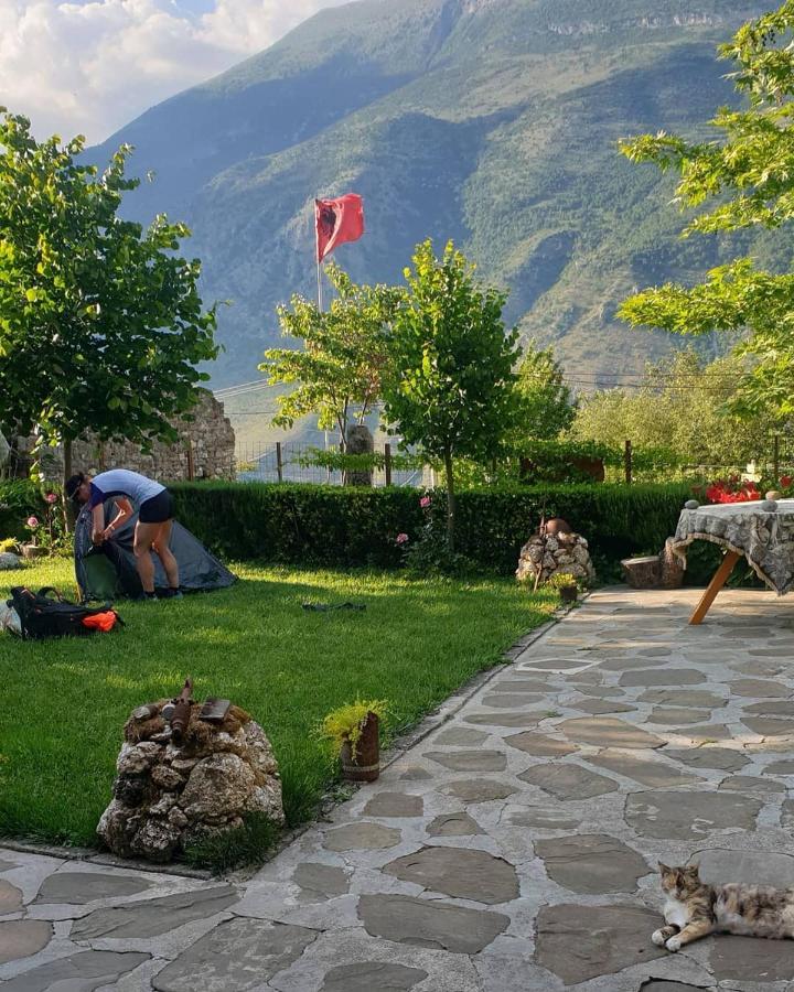 Bujtina Peshtan Guesthouse&Camping Tepelene ภายนอก รูปภาพ