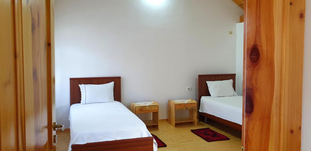 Bujtina Peshtan Guesthouse&Camping Tepelene ภายนอก รูปภาพ