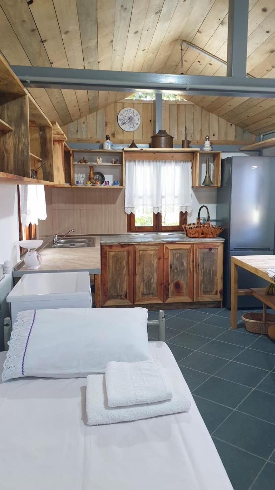 Bujtina Peshtan Guesthouse&Camping Tepelene ภายนอก รูปภาพ
