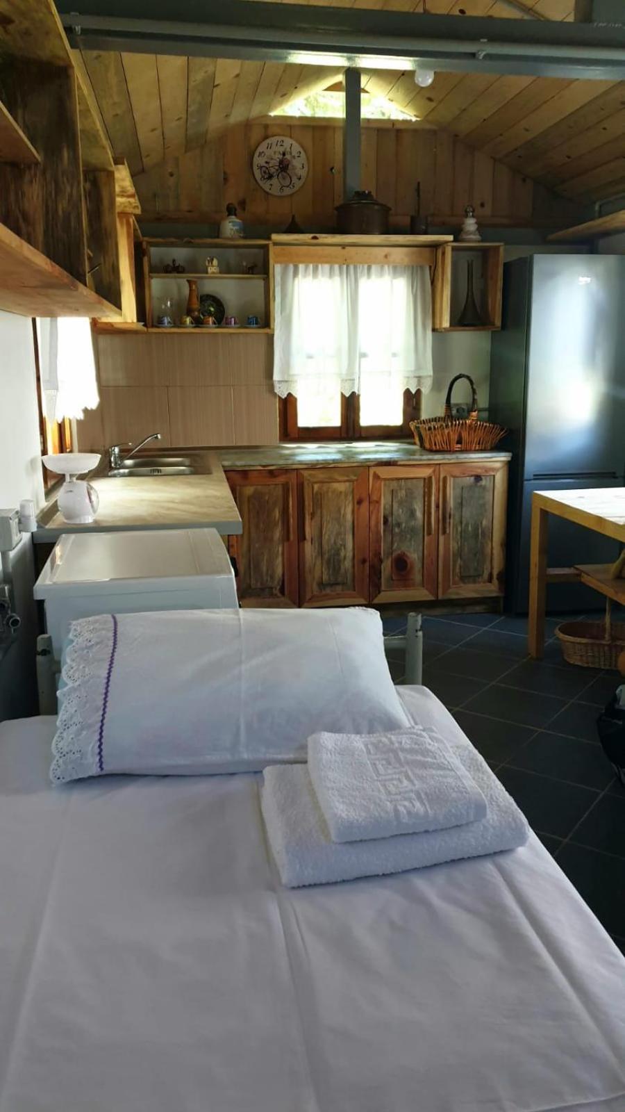 Bujtina Peshtan Guesthouse&Camping Tepelene ภายนอก รูปภาพ