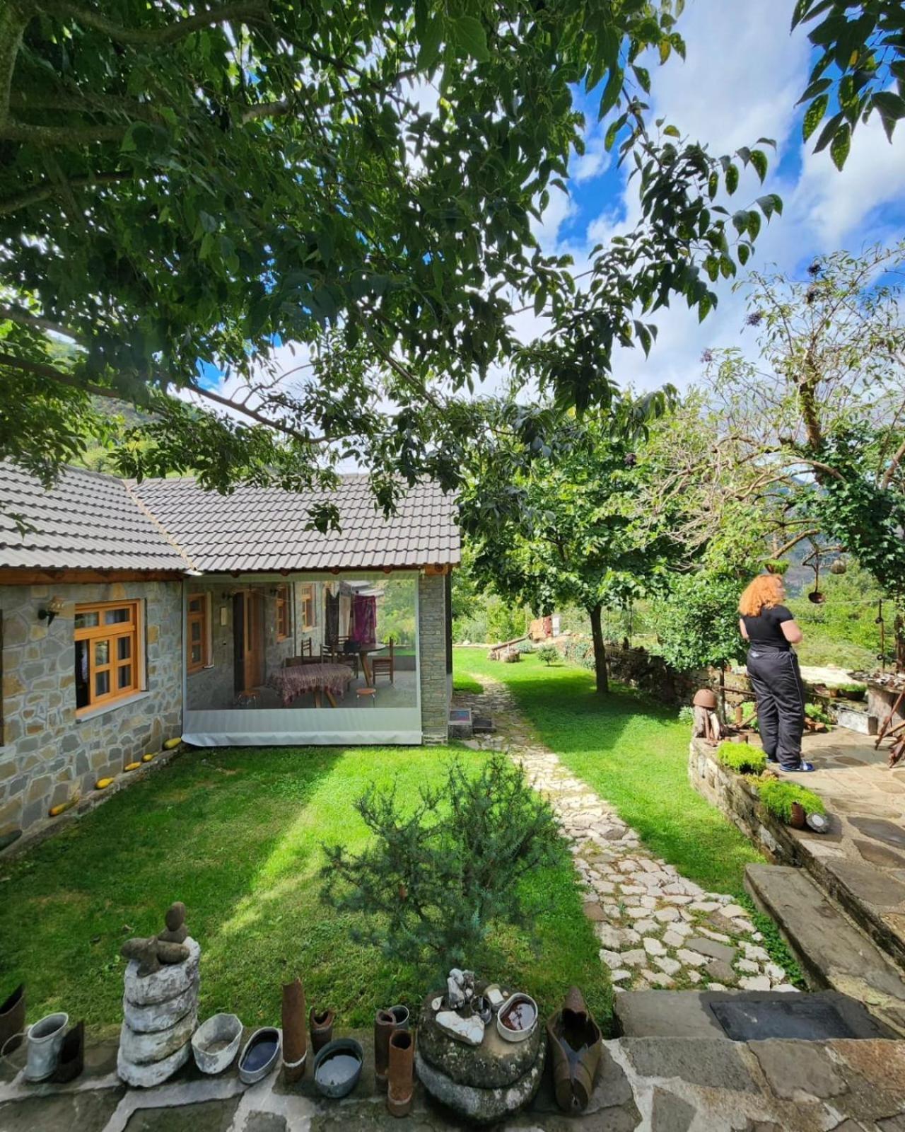 Bujtina Peshtan Guesthouse&Camping Tepelene ภายนอก รูปภาพ
